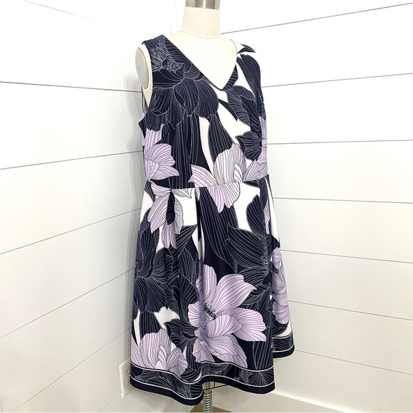 Roz & Ali Abstract Floral Lavender Fit and Flare  Dress, Size 20 - Picture 1 of 8